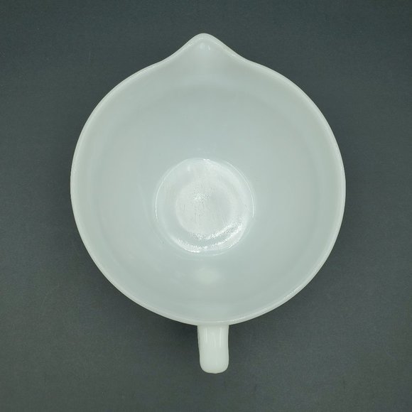 Fire King White Milk Glass Batter Bowl Anchor Hocking Handled Mixing Bowl Spout - Picture 6 of 8